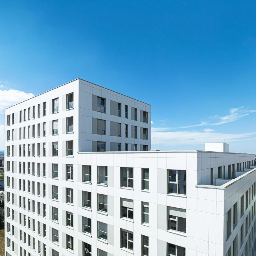 Luxury Rooftop 23 Bed & Breakfast Tirana Exterior foto