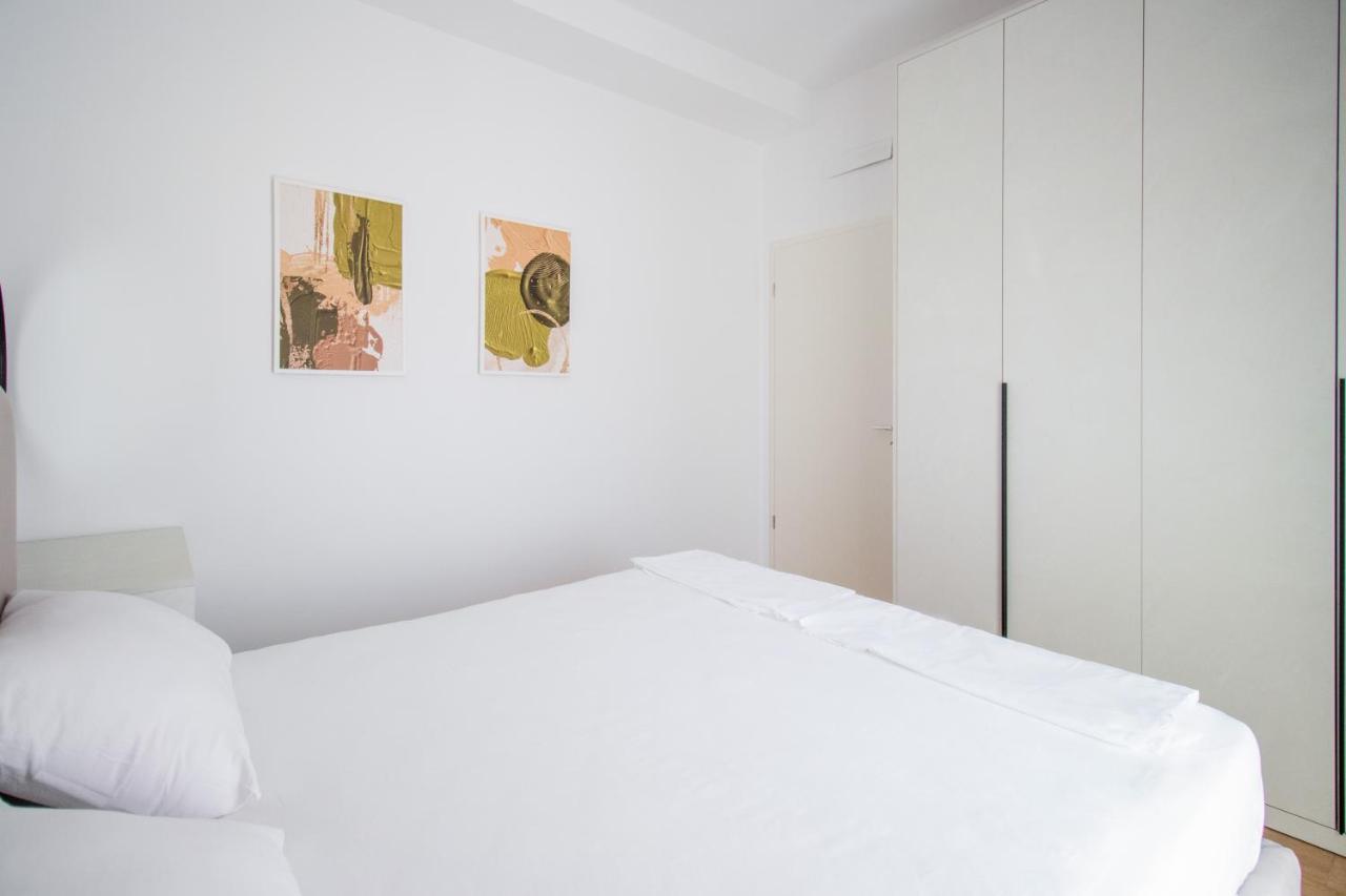 Luxury Rooftop 23 Bed & Breakfast Tirana Exterior foto